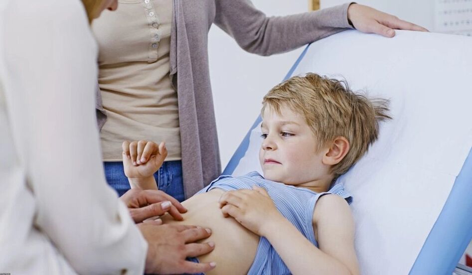 parasitoen identifikazioa mediku batek haur batean